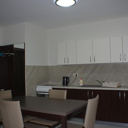 Vila Lexus Velky Meder Luaran gambar