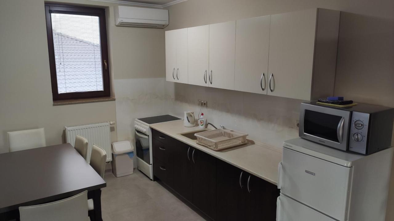 Vila Lexus Velky Meder Luaran gambar