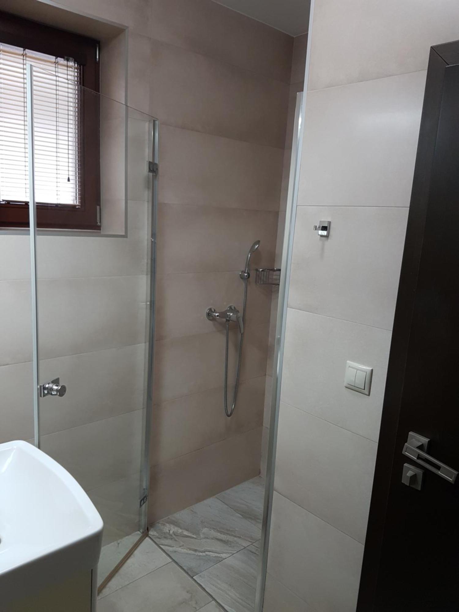 Vila Lexus Velky Meder Luaran gambar