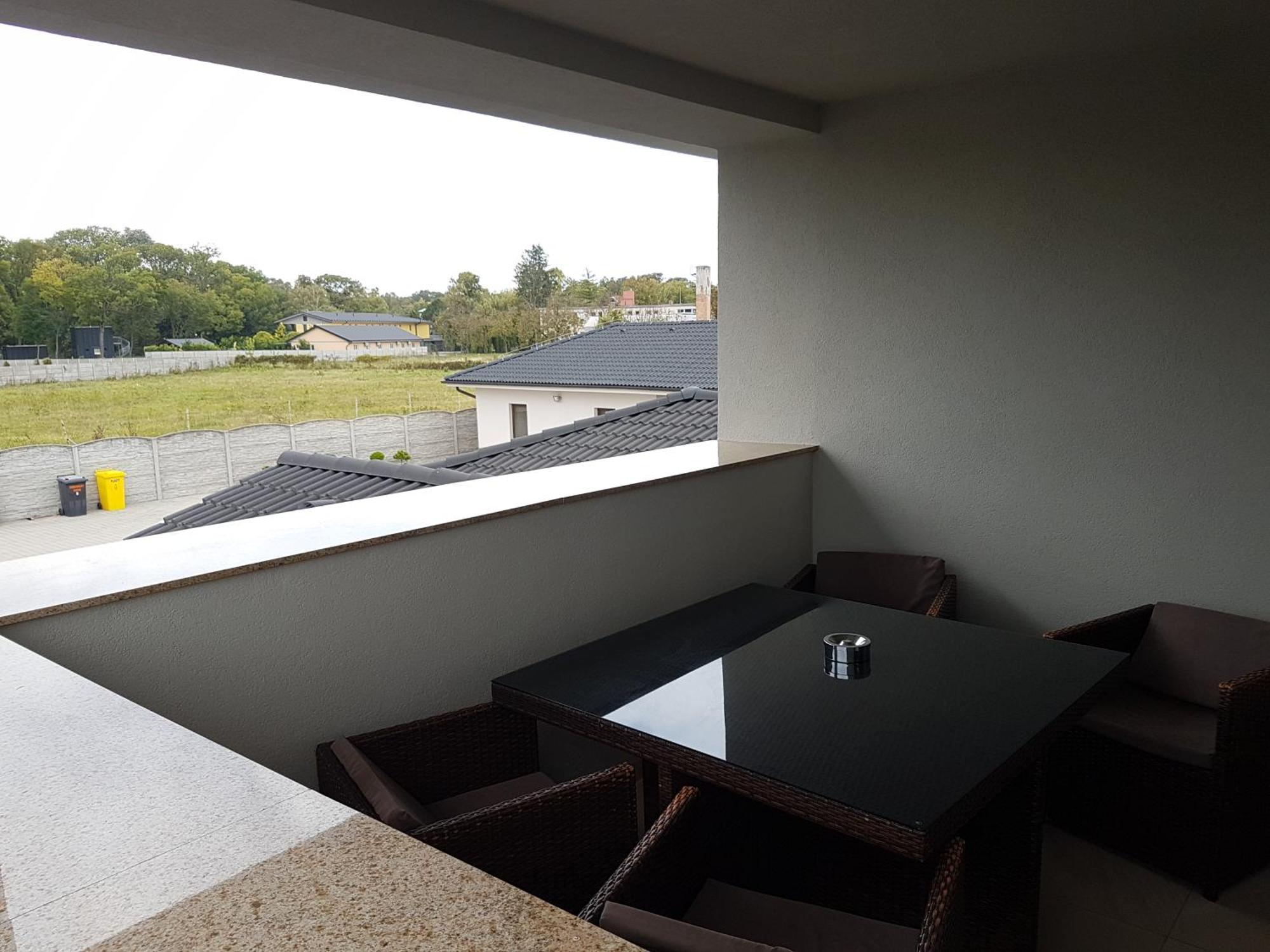 Vila Lexus Velky Meder Luaran gambar