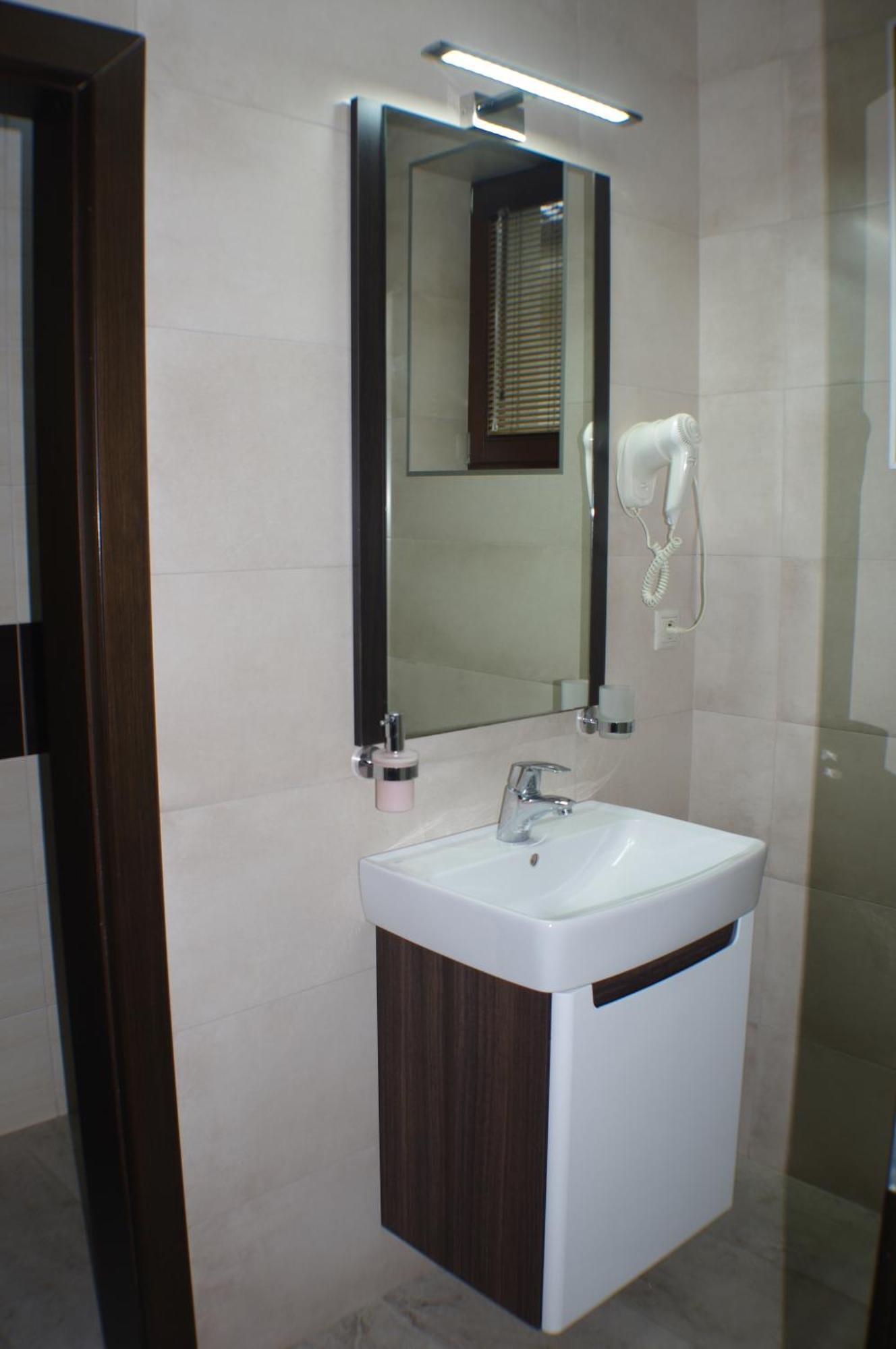 Vila Lexus Velky Meder Luaran gambar