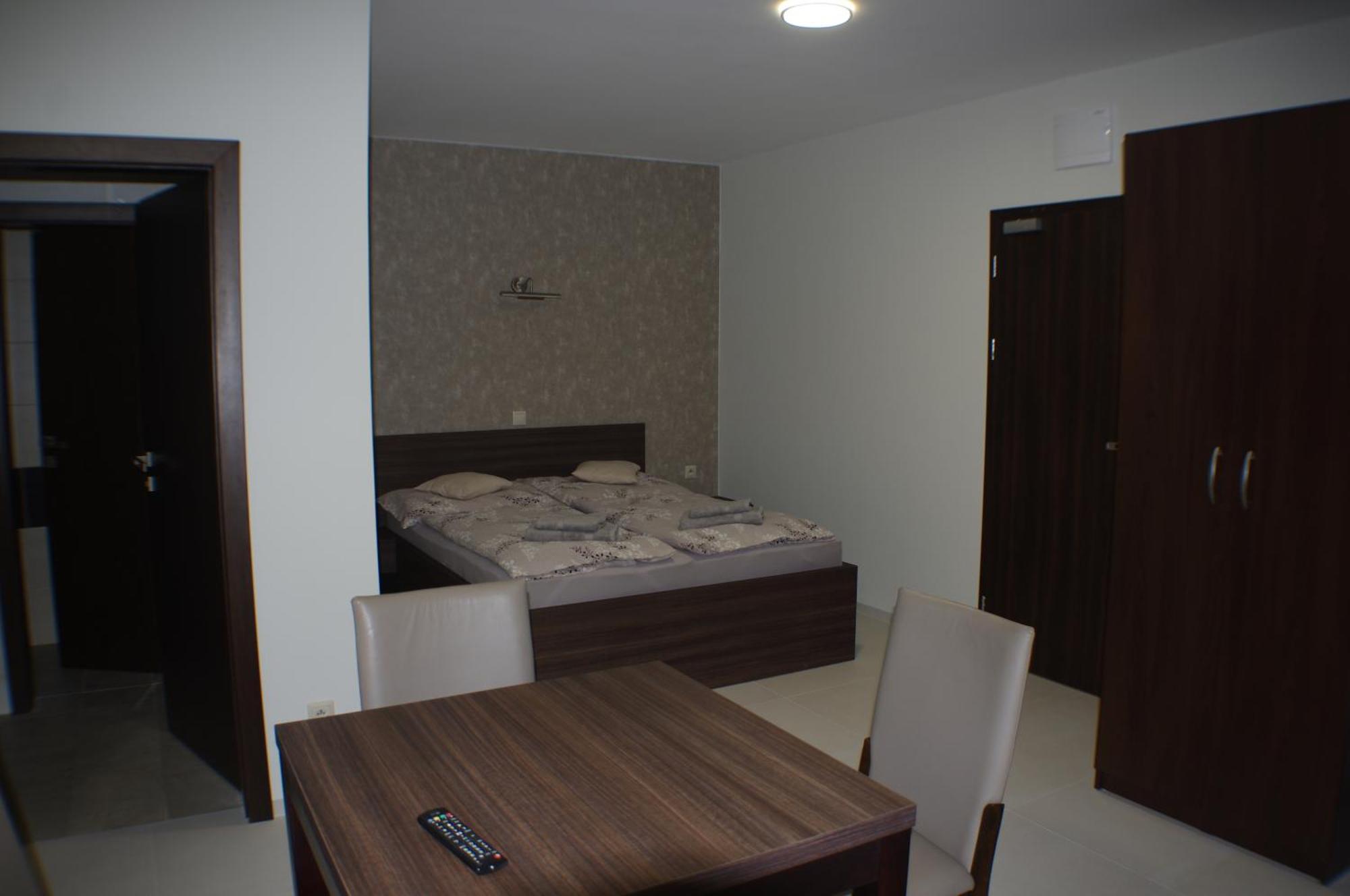 Vila Lexus Velky Meder Luaran gambar